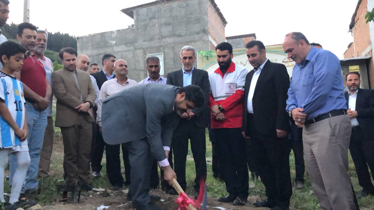  زمین چمن مصنوعی کوی عرفان کلنگ زنی شد