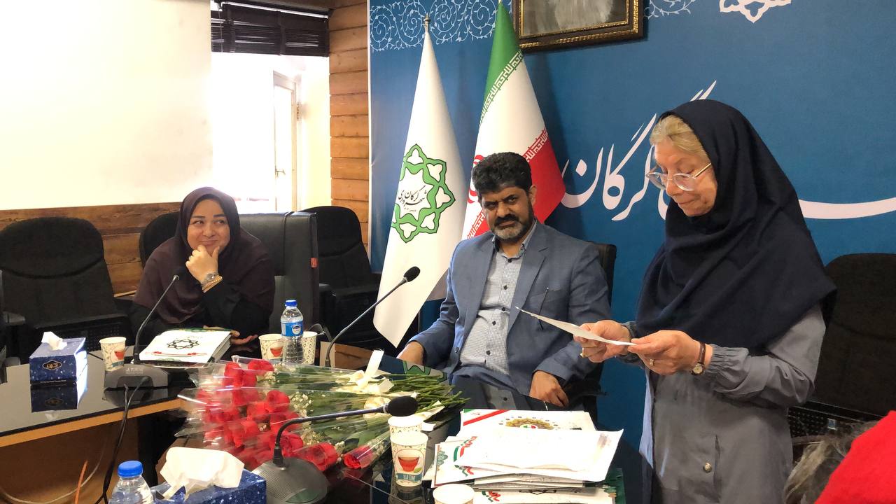 دیدار صمیمانه خیّرین بازنشسته آموزش و پر...