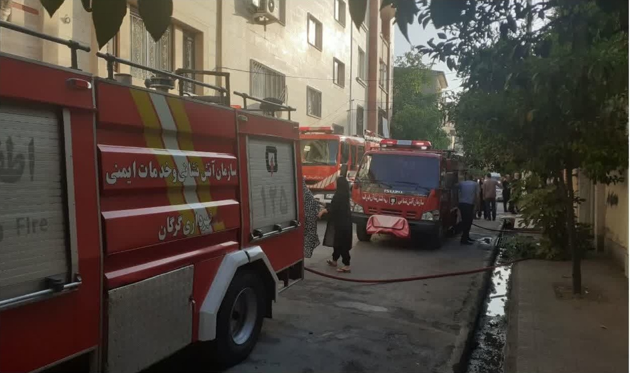 تلاش آتشنشانان گرگان در اطفاء حریق مرکز نگهداری کودکان