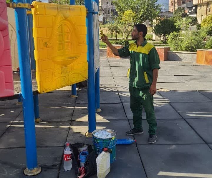 آغاز رنگ آمیزی المان ها و مبلمان پارکی د...