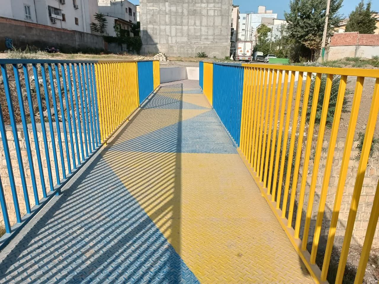 پل عابر محله رودکی تکمیل شد/ پُلی برای ت...