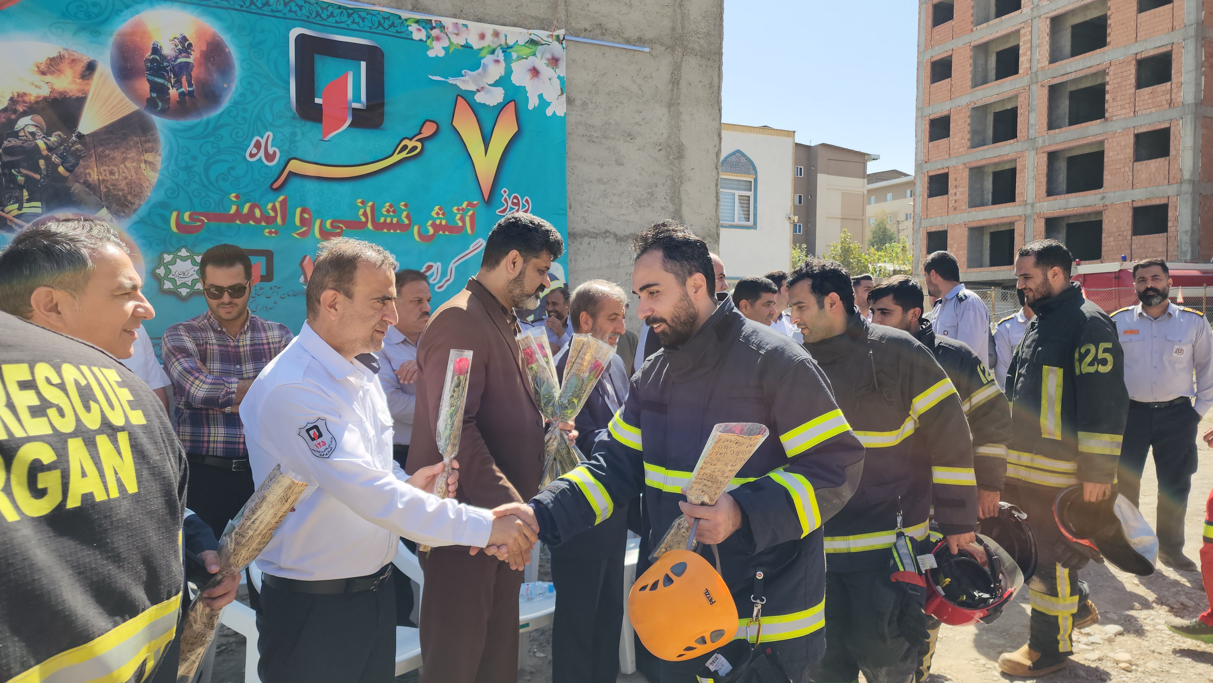 مانور امداد و نجات و اطفاء حریق آتش نشان...