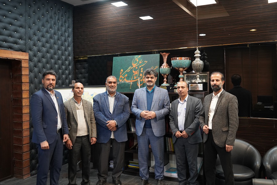 گزارش تصویری 1: تقدیر جمعی از اهالی شهر ...