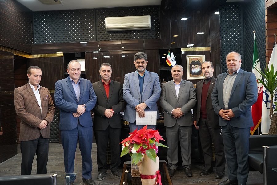گزارش تصویری 3: تقدیر اعضای شورای اسلامی شهر گرگان از شهردار گرگان به مناسبت 25 اسفند روز شهردار