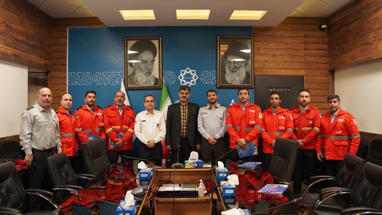 تجلیل شهردار گرگان از نفرات برتر رقابت های ورزش آمادگی جسمانی آتش نشانان در کشور
