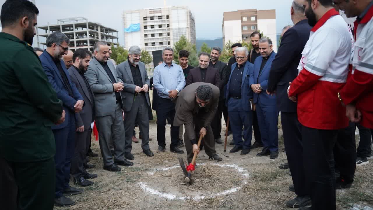 زمین چمن کوی مهرآوران کلنگ زنی شد...