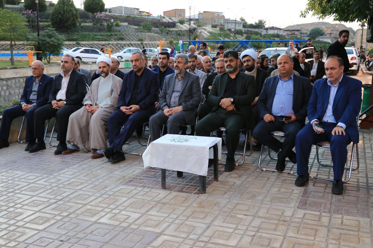 زمین چمن مصنوعی و سایت ورزشی پارکور در کوی اسلام‌آباد افتتاح شد