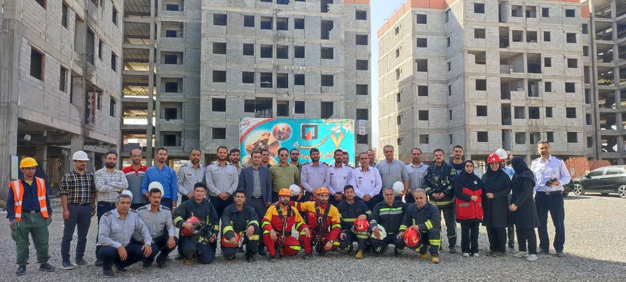 مانور عملیاتی اطفاء حریق و امداد و نجات در ساختمان‌های بلندمرتبه برگزار شد