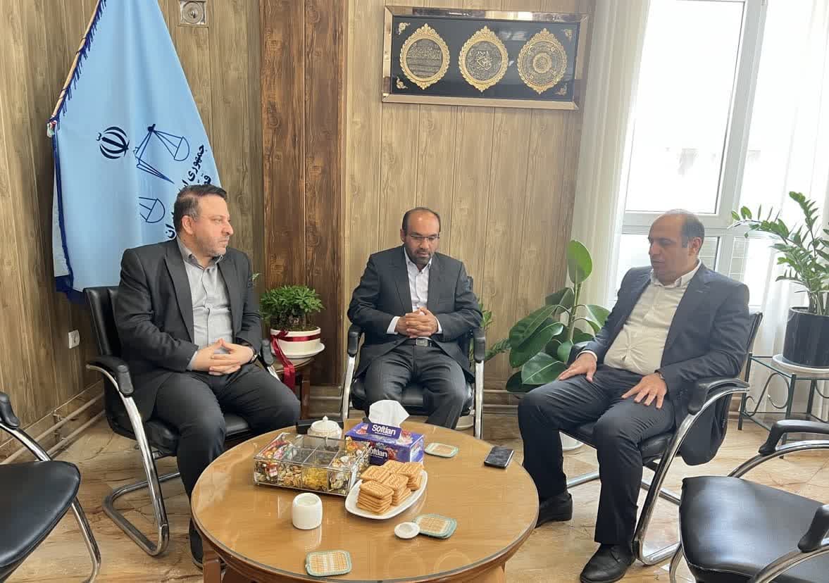 به مناسبت هفته قوه قضائیه؛ شهردار گرگان از رئیس دادگستری شهرستان تقدیر کرد