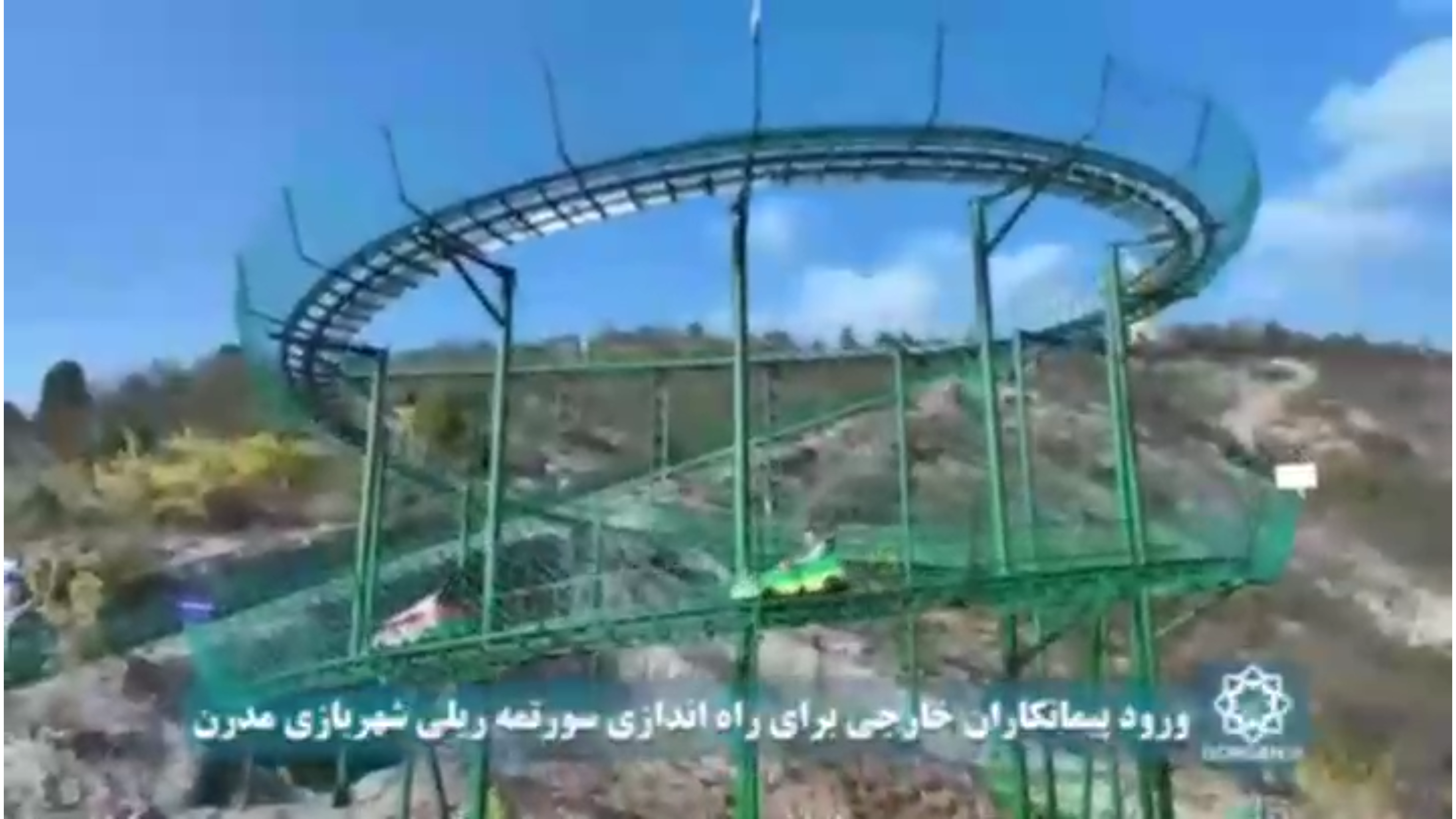 ورود پیمانکاران خارجی برای تکمیل شهربازی/ نصب سورتمه توسط طاهری شهردار گرگان کلید خورد
